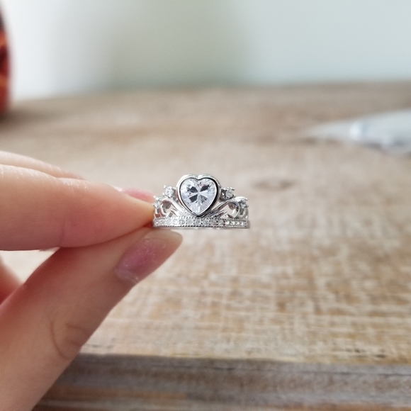 👑 Sterling Princess Heart Crown Ring - Picture 2 of 6